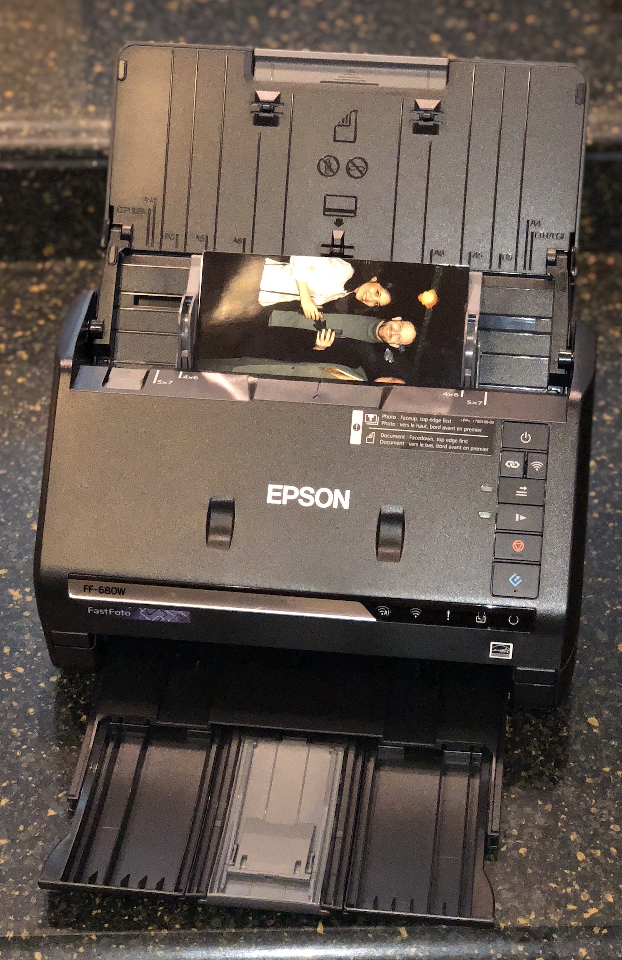 Review of the Epson FastFoto FF680W Stewart Wolpin